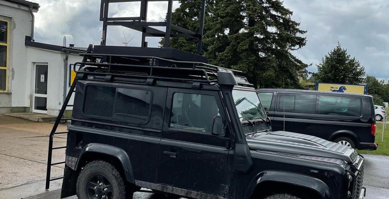 land-rover-1712CED21-88A4-5829-2BF3-67967502C071.jpg